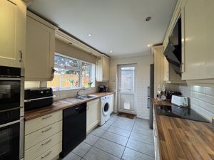Kitchen- click for photo gallery